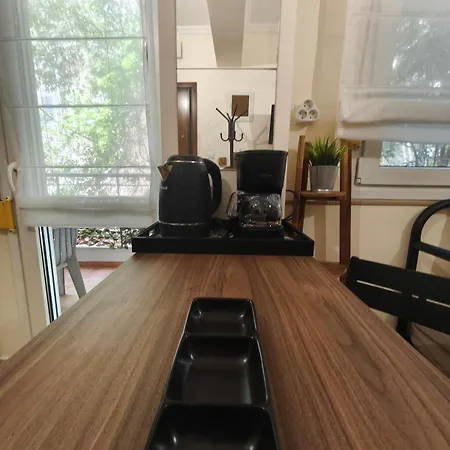 Apartament Petite Hideaway With Balcony- Near Station *
